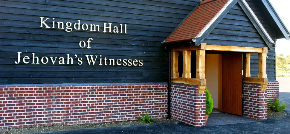 Wie lauten die Namen der Kirchen der Zeugen Jehovas?